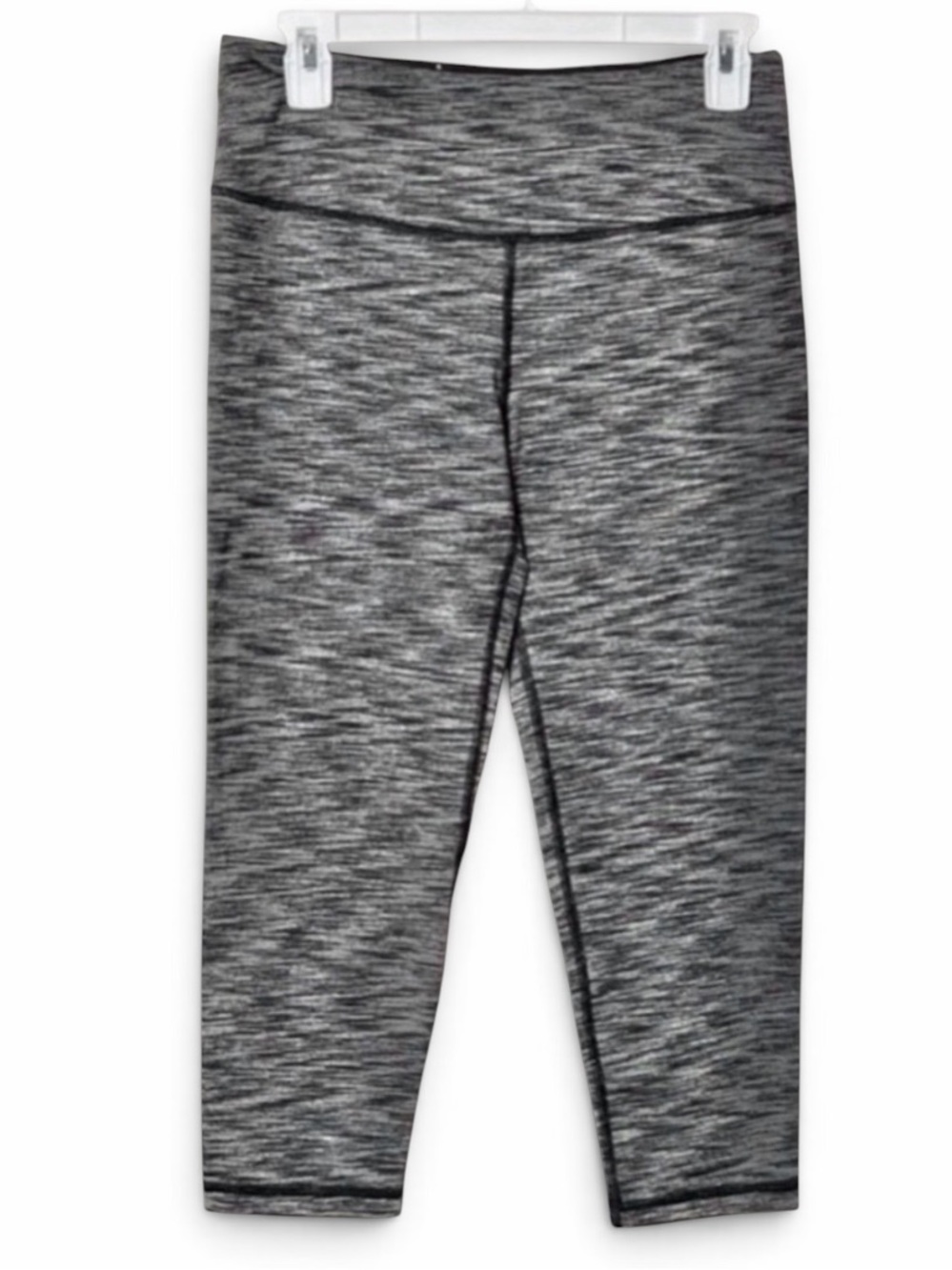 Victoria’s Secret Sport Knockout Black and Gray Capri Leggings Size Medium